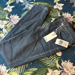 NWT Good American Always Fits Good Legs Jeans (6-12)